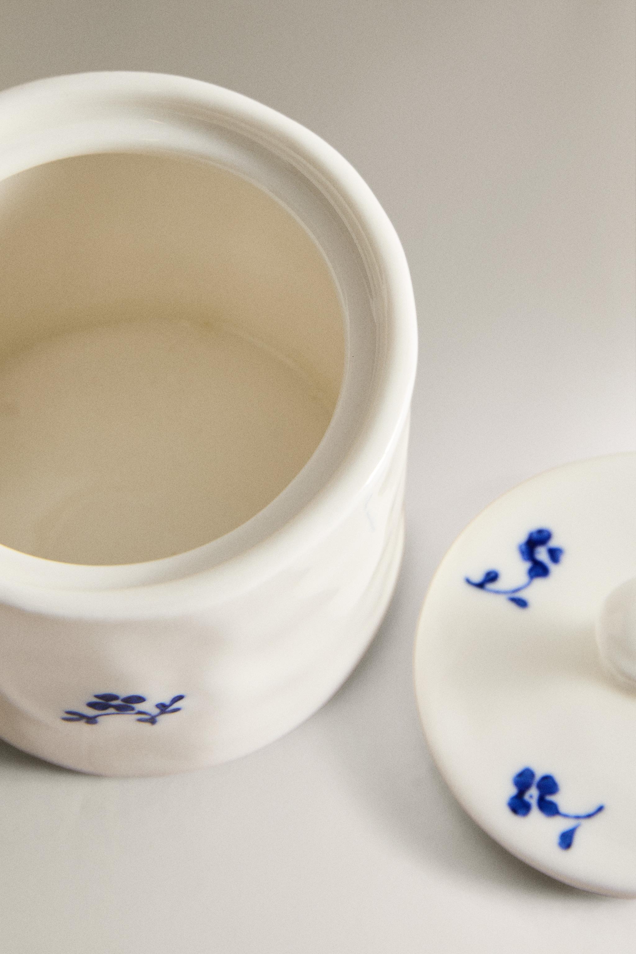 PORCELAIN SUGAR BOWL WITH FLORAL DETAIL